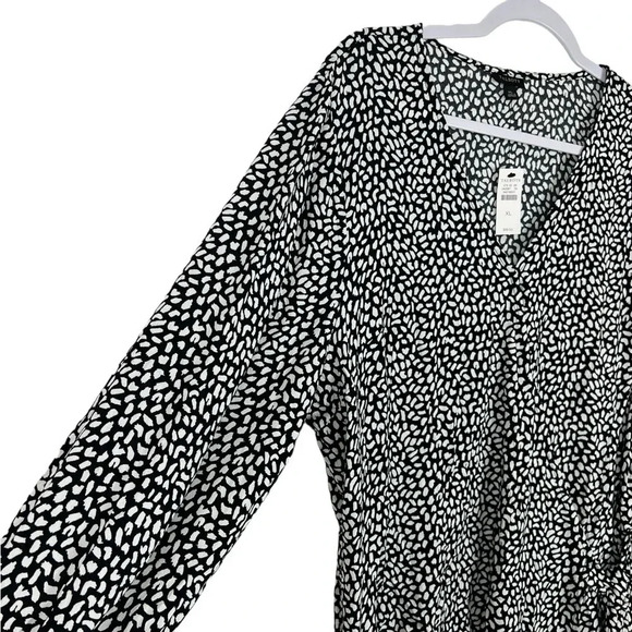 Talbots NEW Women’s XL Faux Wrap Top Spot Print Long Sleeve Blouse Black & White - Picture 4 of 8